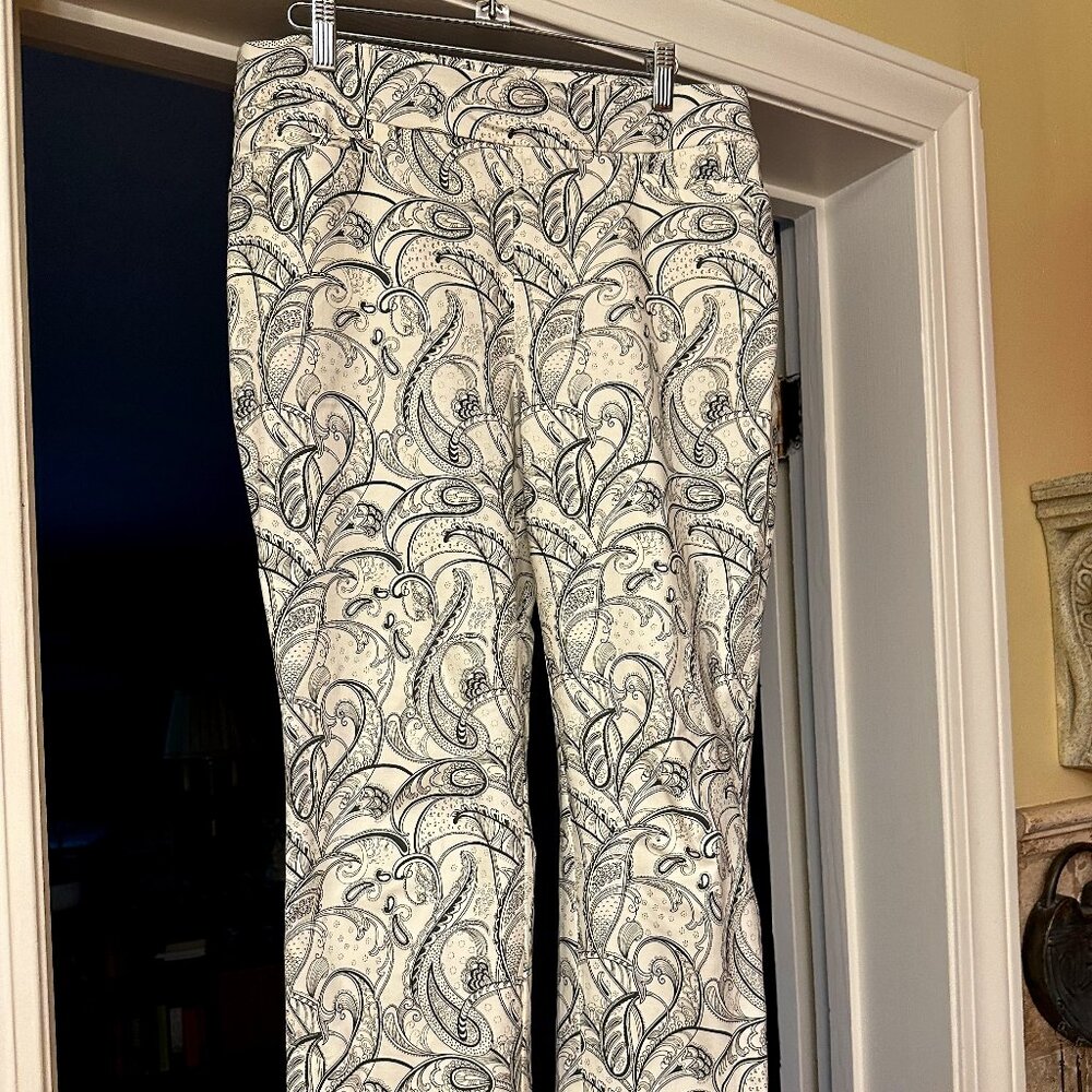 Chico’s Green and White Paisley Pants Pull On Pants